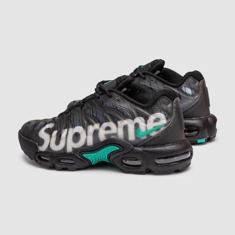 Nike Air Max TN x Supreme Black Galactic Jade — 6
